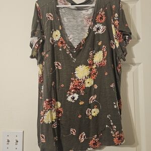 Torrid Floral V-Neck Short Sleeve Tee - Olive and Yellow